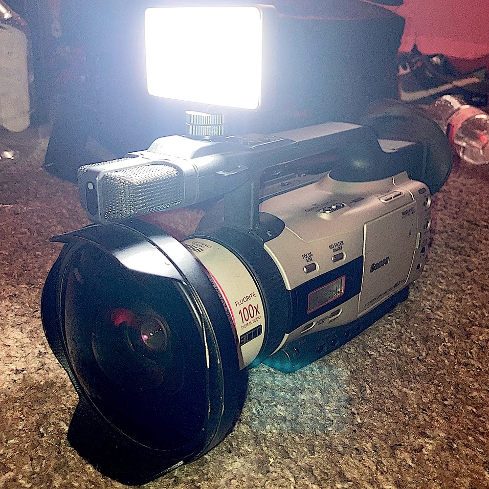 CANON GL2 CAMCORDER W/ FISHEYE LENS & LED LIGHT
